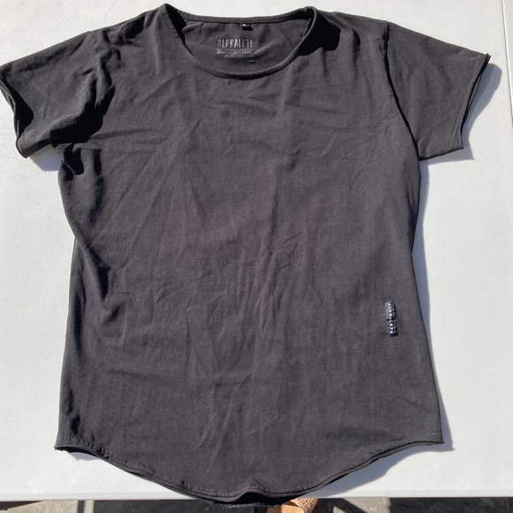 Alphalete Other - Alphalete Essential Scoop Short Sleeve in Black